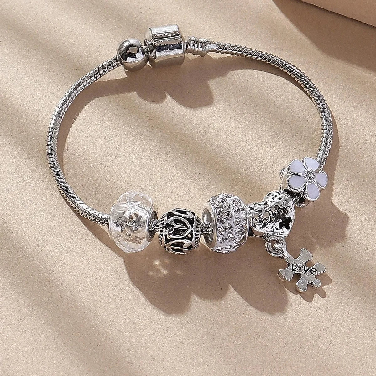 Amoré Luxe Charm